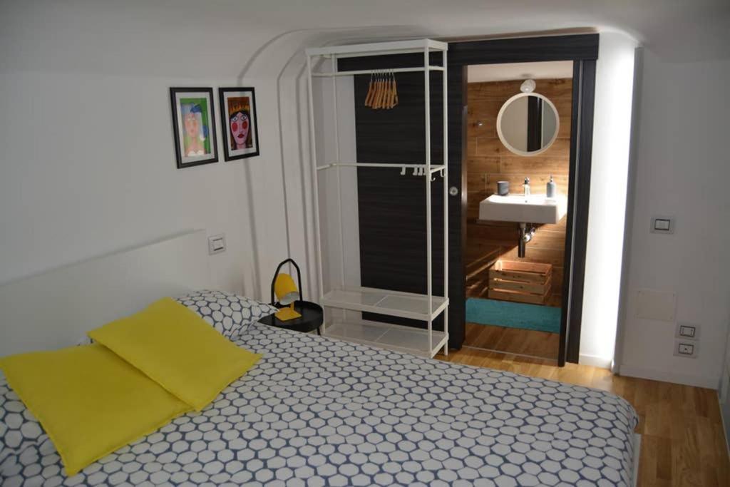 Апартаменты Dock78 - Miniloft In Catania Center Экстерьер фото