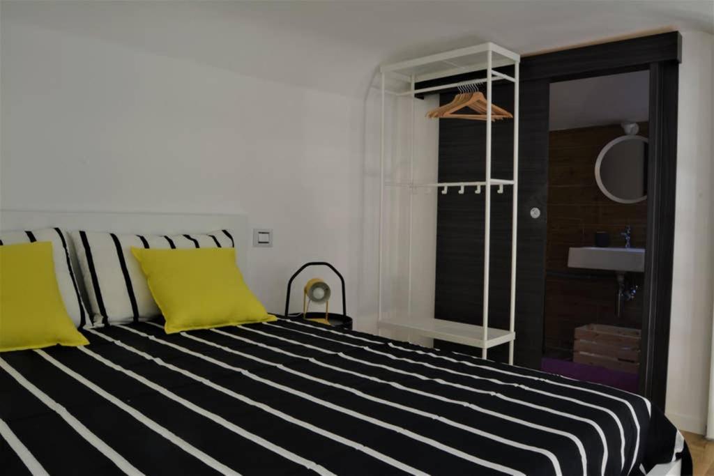 Апартаменты Dock78 - Miniloft In Catania Center Экстерьер фото